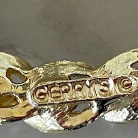 GERRY'S Vintage Gold Tone Pearl Emerald Rhinestone Oval Brooch Pin - Picture 6 of 12